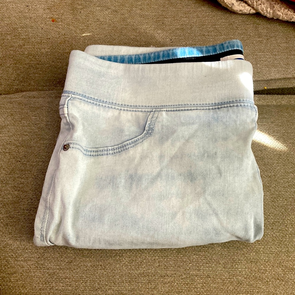Light blue ripped jeggings